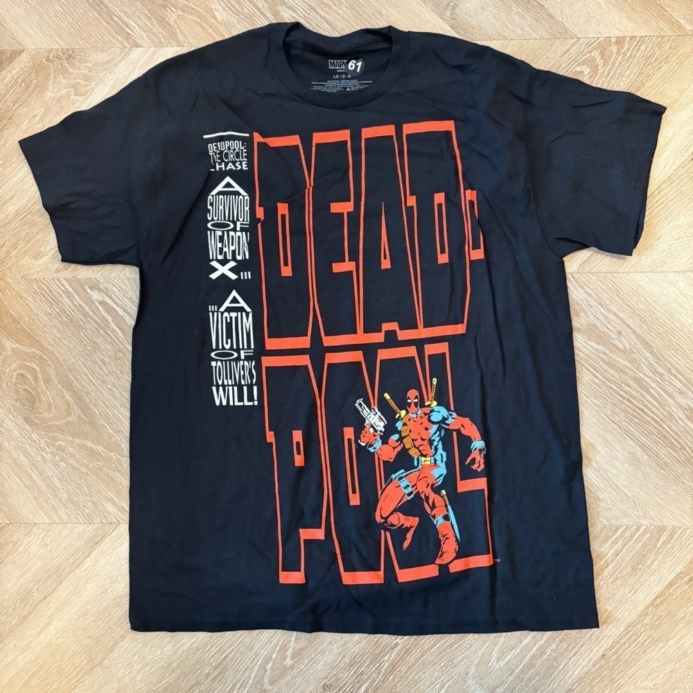 L Marvel Black and Red Deadpool Men's Shirt